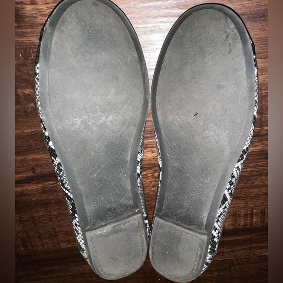 VIONIC Caroll Spark Ballet Flat Black Gray Snakeskin Size 7 Slip On Excellent! - Picture 6 of 6